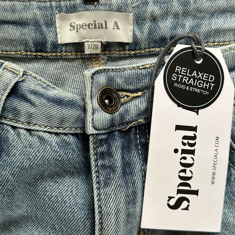 Special A Light Blue Cropped Jeans